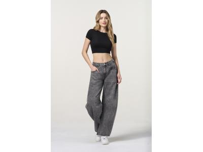 casual loose-fit denim jeans